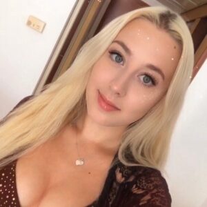Lena, 32